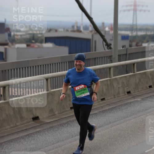 03.10.2025 - Köhlbrandbrückenlauf Jannik Wohlers http://msf.ph/oto/9148002 03.10.2025 15:51:51 Position 1 7478 meine-sportfotos.de