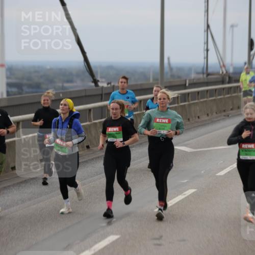 03.10.2025 - Köhlbrandbrückenlauf Jannik Wohlers http://msf.ph/oto/9148008 03.10.2025 15:51:53 Position 1 7619, 9728 meine-sportfotos.de