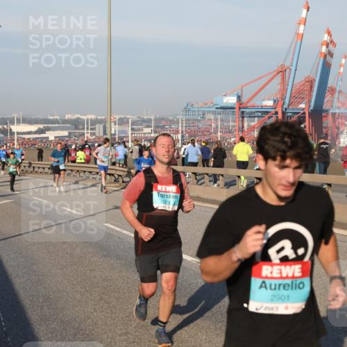 03.10.2025 - Köhlbrandbrückenlauf Yannick Fuchs http://msf.ph/oto/9148012 03.10.2025 08:39:19 Position 2 1274, 2901, 91202 meine-sportfotos.de
