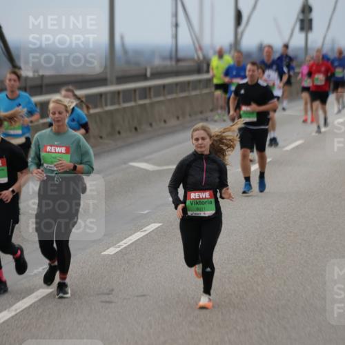 03.10.2025 - Köhlbrandbrückenlauf Jannik Wohlers http://msf.ph/oto/9148014 03.10.2025 15:51:54 Position 1 8011 meine-sportfotos.de