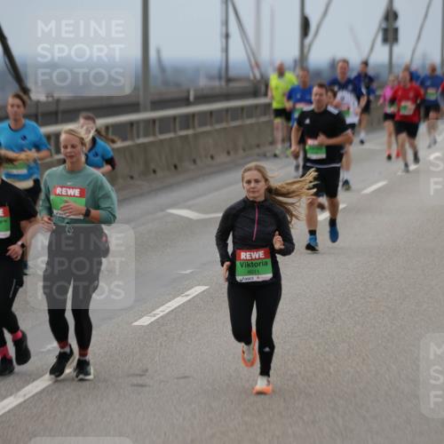 03.10.2025 - Köhlbrandbrückenlauf Jannik Wohlers http://msf.ph/oto/9148016 03.10.2025 15:51:54 Position 1 8011 meine-sportfotos.de