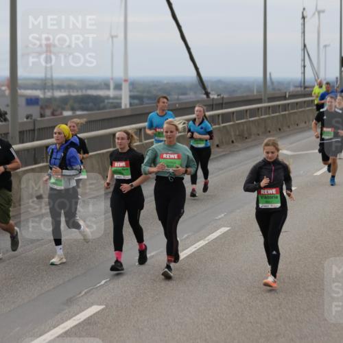 03.10.2025 - Köhlbrandbrückenlauf Jannik Wohlers http://msf.ph/oto/9148030 03.10.2025 15:51:55 Position 1 9728 meine-sportfotos.de