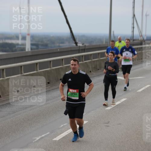 03.10.2025 - Köhlbrandbrückenlauf Jannik Wohlers http://msf.ph/oto/9148069 03.10.2025 15:51:59 Position 1 9158 meine-sportfotos.de