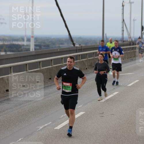 03.10.2025 - Köhlbrandbrückenlauf Jannik Wohlers http://msf.ph/oto/9148073 03.10.2025 15:51:59 Position 1 9158 meine-sportfotos.de