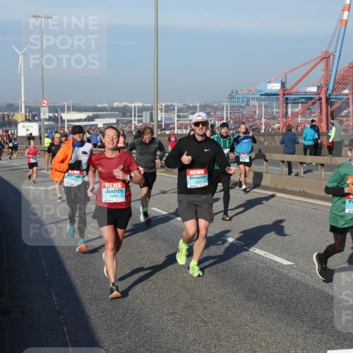 03.10.2025 - Köhlbrandbrückenlauf Yannick Fuchs http://msf.ph/oto/9148088 03.10.2025 08:39:28 Position 2 2998, 1207, 3498 meine-sportfotos.de