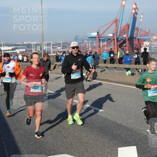 03.10.2025 - Köhlbrandbrückenlauf Yannick Fuchs http://msf.ph/oto/9148096 03.10.2025 08:39:29 Position 2 3164, 2998, 1207, 3498 meine-sportfotos.de