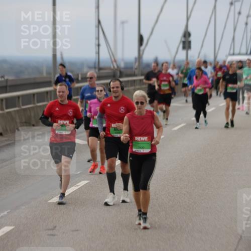 03.10.2025 - Köhlbrandbrückenlauf Jannik Wohlers http://msf.ph/oto/9148105 03.10.2025 15:52:04 Position 1 7430 meine-sportfotos.de