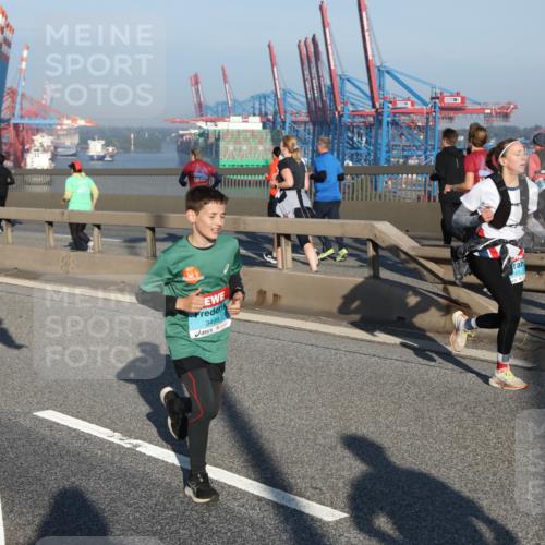 03.10.2025 - Köhlbrandbrückenlauf Yannick Fuchs http://msf.ph/oto/9148110 03.10.2025 08:39:29 Position 2 1207, 202, 3498 meine-sportfotos.de