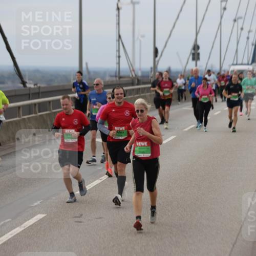 03.10.2025 - Köhlbrandbrückenlauf Jannik Wohlers http://msf.ph/oto/9148118 03.10.2025 15:52:04 Position 1 00, 7430 meine-sportfotos.de