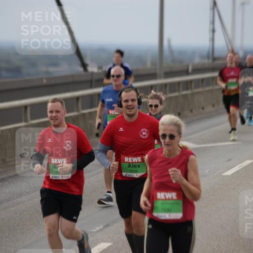 03.10.2025 - Köhlbrandbrückenlauf Jannik Wohlers http://msf.ph/oto/9148122 03.10.2025 15:52:05 Position 1 8998, 7430 meine-sportfotos.de