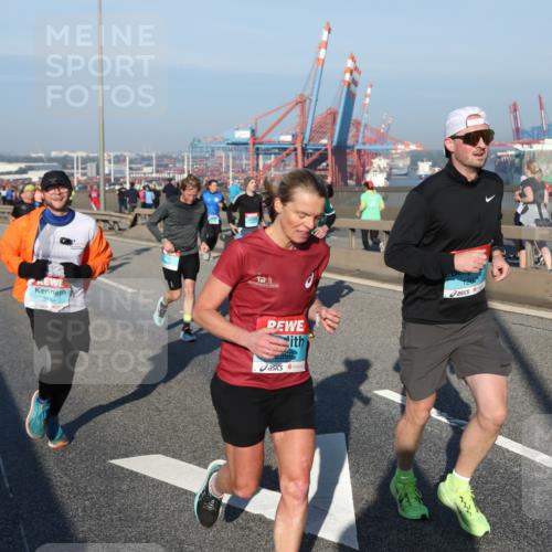 03.10.2025 - Köhlbrandbrückenlauf Yannick Fuchs http://msf.ph/oto/9148126 03.10.2025 08:39:30 Position 2 3164, 2998 meine-sportfotos.de