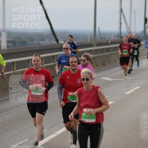 03.10.2025 - Köhlbrandbrückenlauf Jannik Wohlers http://msf.ph/oto/9148130 03.10.2025 15:52:06 Position 1 9000, 8998, 7430 meine-sportfotos.de