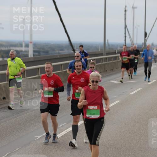 03.10.2025 - Köhlbrandbrückenlauf Jannik Wohlers http://msf.ph/oto/9148136 03.10.2025 15:52:06 Position 1 9000, 7430 meine-sportfotos.de
