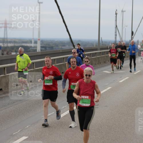 03.10.2025 - Köhlbrandbrückenlauf Jannik Wohlers http://msf.ph/oto/9148140 03.10.2025 15:52:06 Position 1 9000, 7430 meine-sportfotos.de