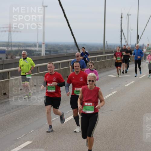 03.10.2025 - Köhlbrandbrückenlauf Jannik Wohlers http://msf.ph/oto/9148142 03.10.2025 15:52:06 Position 1 9000, 899, 7430 meine-sportfotos.de