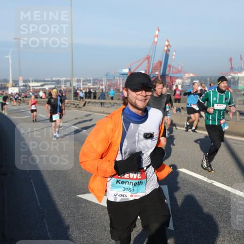 03.10.2025 - Köhlbrandbrückenlauf Yannick Fuchs http://msf.ph/oto/9148145 03.10.2025 08:39:31 Position 2 3164 meine-sportfotos.de