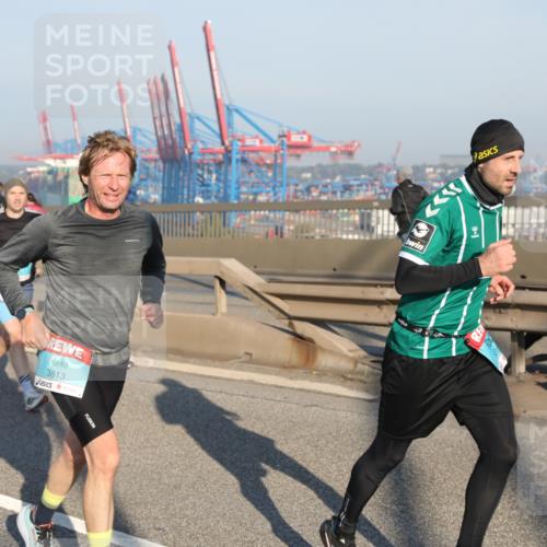 03.10.2025 - Köhlbrandbrückenlauf Yannick Fuchs http://msf.ph/oto/9148160 03.10.2025 08:39:32 Position 2 3813, 18 meine-sportfotos.de