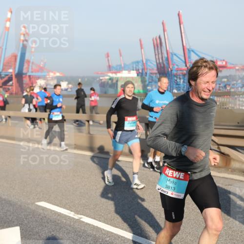 03.10.2025 - Köhlbrandbrückenlauf Yannick Fuchs http://msf.ph/oto/9148168 03.10.2025 08:39:33 Position 2 3813 meine-sportfotos.de