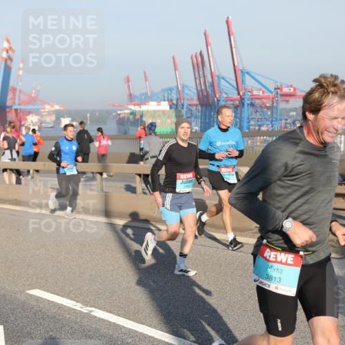 03.10.2025 - Köhlbrandbrückenlauf Yannick Fuchs http://msf.ph/oto/9148170 03.10.2025 08:39:33 Position 2 3813 meine-sportfotos.de