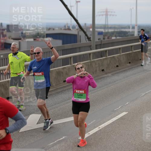 03.10.2025 - Köhlbrandbrückenlauf Jannik Wohlers http://msf.ph/oto/9148178 03.10.2025 15:52:09 Position 1 9193, 8831 meine-sportfotos.de