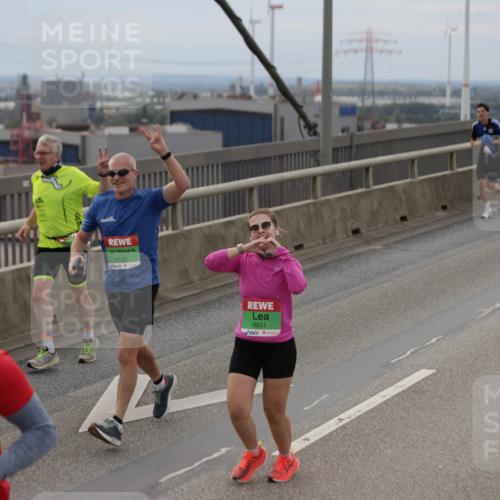 03.10.2025 - Köhlbrandbrückenlauf Jannik Wohlers http://msf.ph/oto/9148180 03.10.2025 15:52:10 Position 1 9193, 8831 meine-sportfotos.de
