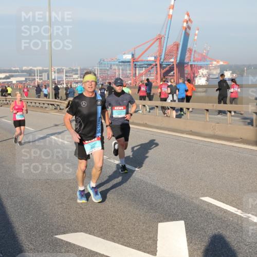 03.10.2025 - Köhlbrandbrückenlauf Yannick Fuchs http://msf.ph/oto/9148184 03.10.2025 08:39:33 Position 2  meine-sportfotos.de