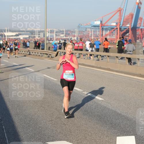 03.10.2025 - Köhlbrandbrückenlauf Yannick Fuchs http://msf.ph/oto/9148233 03.10.2025 08:39:36 Position 2 3251 meine-sportfotos.de