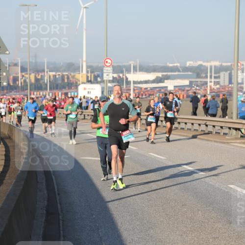 03.10.2025 - Köhlbrandbrückenlauf Yannick Fuchs http://msf.ph/oto/9148248 03.10.2025 08:39:37 Position 2 1056 meine-sportfotos.de