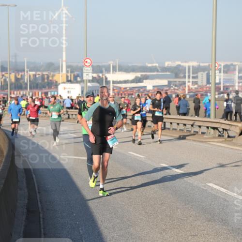 03.10.2025 - Köhlbrandbrückenlauf Yannick Fuchs http://msf.ph/oto/9148259 03.10.2025 08:39:38 Position 2  meine-sportfotos.de
