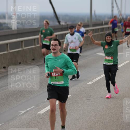 03.10.2025 - Köhlbrandbrückenlauf Jannik Wohlers http://msf.ph/oto/9148262 03.10.2025 15:52:16 Position 1 7617 meine-sportfotos.de