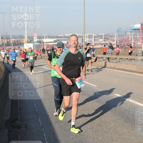 03.10.2025 - Köhlbrandbrückenlauf Yannick Fuchs http://msf.ph/oto/9148281 03.10.2025 08:39:41 Position 2 1056 meine-sportfotos.de