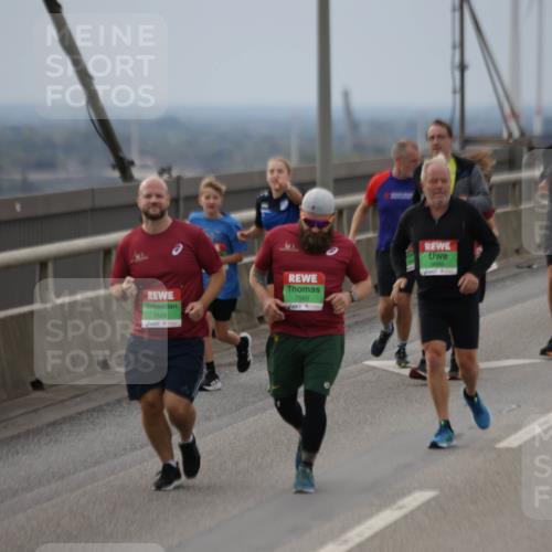 03.10.2025 - Köhlbrandbrückenlauf Jannik Wohlers http://msf.ph/oto/9148283 03.10.2025 15:52:22 Position 1 7548, 7565 meine-sportfotos.de