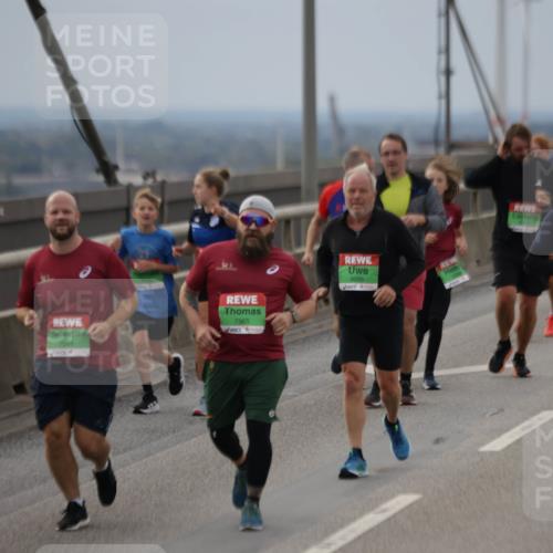 03.10.2025 - Köhlbrandbrückenlauf Jannik Wohlers http://msf.ph/oto/9148299 03.10.2025 15:52:23 Position 1 7548, 7565, 9095 meine-sportfotos.de