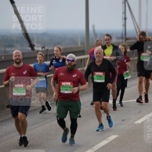 03.10.2025 - Köhlbrandbrückenlauf Jannik Wohlers http://msf.ph/oto/9148302 03.10.2025 15:52:23 Position 1 7548, 9095, 7565 meine-sportfotos.de