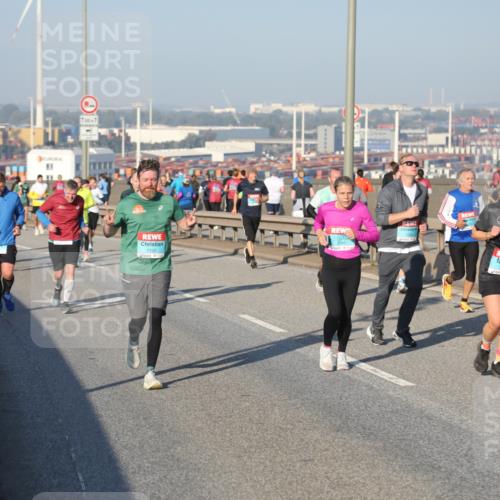 03.10.2025 - Köhlbrandbrückenlauf Yannick Fuchs http://msf.ph/oto/9148307 03.10.2025 08:39:45 Position 2 1, 1105, 68 meine-sportfotos.de