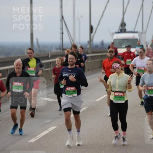 03.10.2025 - Köhlbrandbrückenlauf Jannik Wohlers http://msf.ph/oto/9148314 03.10.2025 15:52:24 Position 1 7703, 7740 meine-sportfotos.de