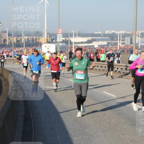 03.10.2025 - Köhlbrandbrückenlauf Yannick Fuchs http://msf.ph/oto/9148317 03.10.2025 08:39:45 Position 2 1105, 1334 meine-sportfotos.de