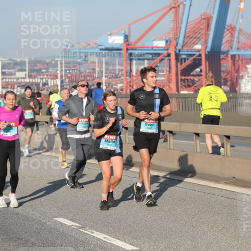 03.10.2025 - Köhlbrandbrückenlauf Yannick Fuchs http://msf.ph/oto/9148330 03.10.2025 08:39:46 Position 2 3465, 3462 meine-sportfotos.de