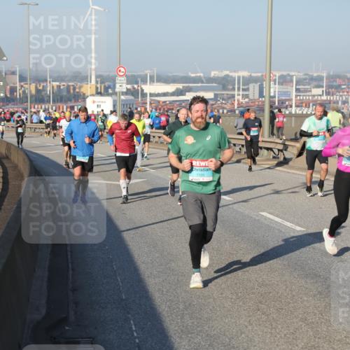 03.10.2025 - Köhlbrandbrückenlauf Yannick Fuchs http://msf.ph/oto/9148343 03.10.2025 08:39:46 Position 2 1105 meine-sportfotos.de