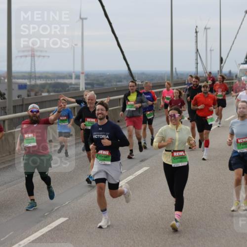 03.10.2025 - Köhlbrandbrückenlauf Jannik Wohlers http://msf.ph/oto/9148344 03.10.2025 15:52:27 Position 1 7565, 7703, 7740 meine-sportfotos.de