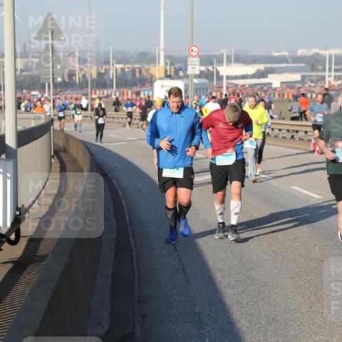 03.10.2025 - Köhlbrandbrückenlauf Yannick Fuchs http://msf.ph/oto/9148372 03.10.2025 08:39:49 Position 2 1493 meine-sportfotos.de