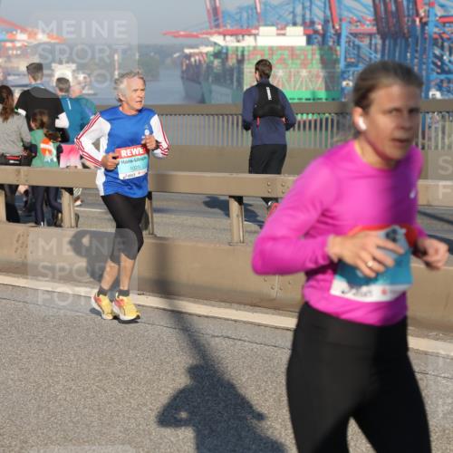 03.10.2025 - Köhlbrandbrückenlauf Yannick Fuchs http://msf.ph/oto/9148382 03.10.2025 08:39:49 Position 2 1025 meine-sportfotos.de