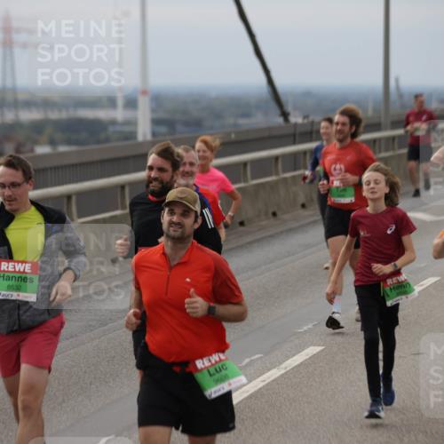 03.10.2025 - Köhlbrandbrückenlauf Jannik Wohlers http://msf.ph/oto/9148387 03.10.2025 15:52:30 Position 1 8532, 0608, 7810 meine-sportfotos.de