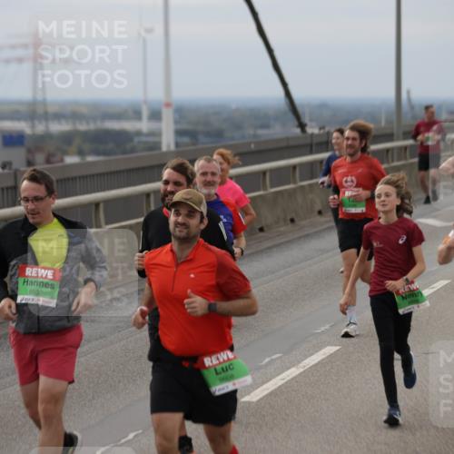 03.10.2025 - Köhlbrandbrückenlauf Jannik Wohlers http://msf.ph/oto/9148389 03.10.2025 15:52:30 Position 1 8532, 974, 0606, 7810 meine-sportfotos.de