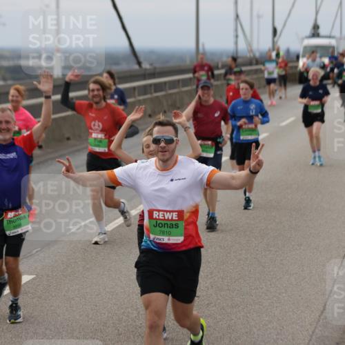 03.10.2025 - Köhlbrandbrückenlauf Jannik Wohlers http://msf.ph/oto/9148414 03.10.2025 15:52:32 Position 1 8899, 7810 meine-sportfotos.de