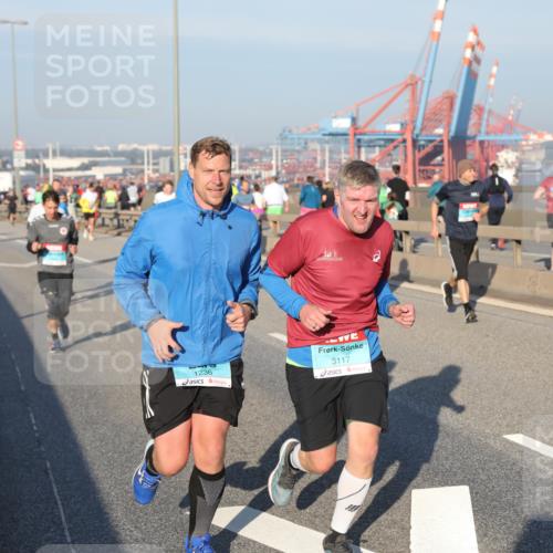 03.10.2025 - Köhlbrandbrückenlauf Yannick Fuchs http://msf.ph/oto/9148427 03.10.2025 08:39:53 Position 2 1236, 3117 meine-sportfotos.de