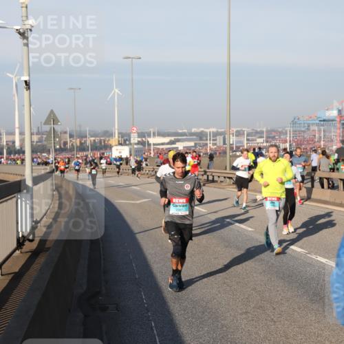03.10.2025 - Köhlbrandbrückenlauf Yannick Fuchs http://msf.ph/oto/9148441 03.10.2025 08:39:54 Position 2 2587 meine-sportfotos.de