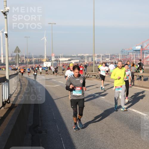 03.10.2025 - Köhlbrandbrückenlauf Yannick Fuchs http://msf.ph/oto/9148447 03.10.2025 08:39:54 Position 2 2587 meine-sportfotos.de