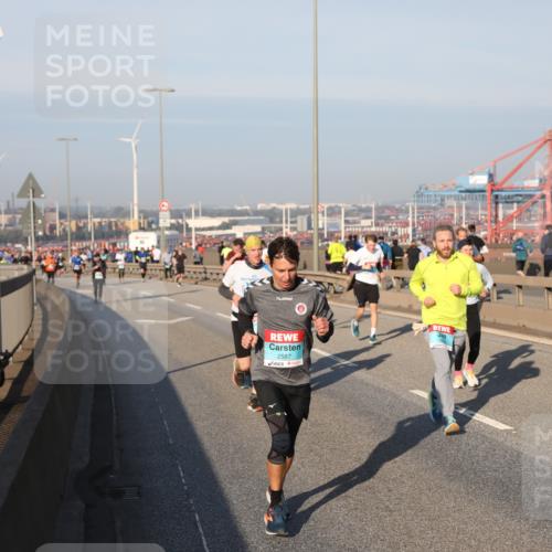 03.10.2025 - Köhlbrandbrückenlauf Yannick Fuchs http://msf.ph/oto/9148455 03.10.2025 08:39:54 Position 2 2587 meine-sportfotos.de