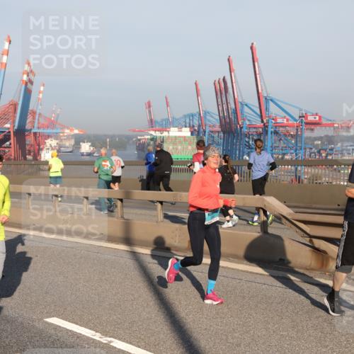 03.10.2025 - Köhlbrandbrückenlauf Yannick Fuchs http://msf.ph/oto/9148467 03.10.2025 08:39:55 Position 2 3444 meine-sportfotos.de